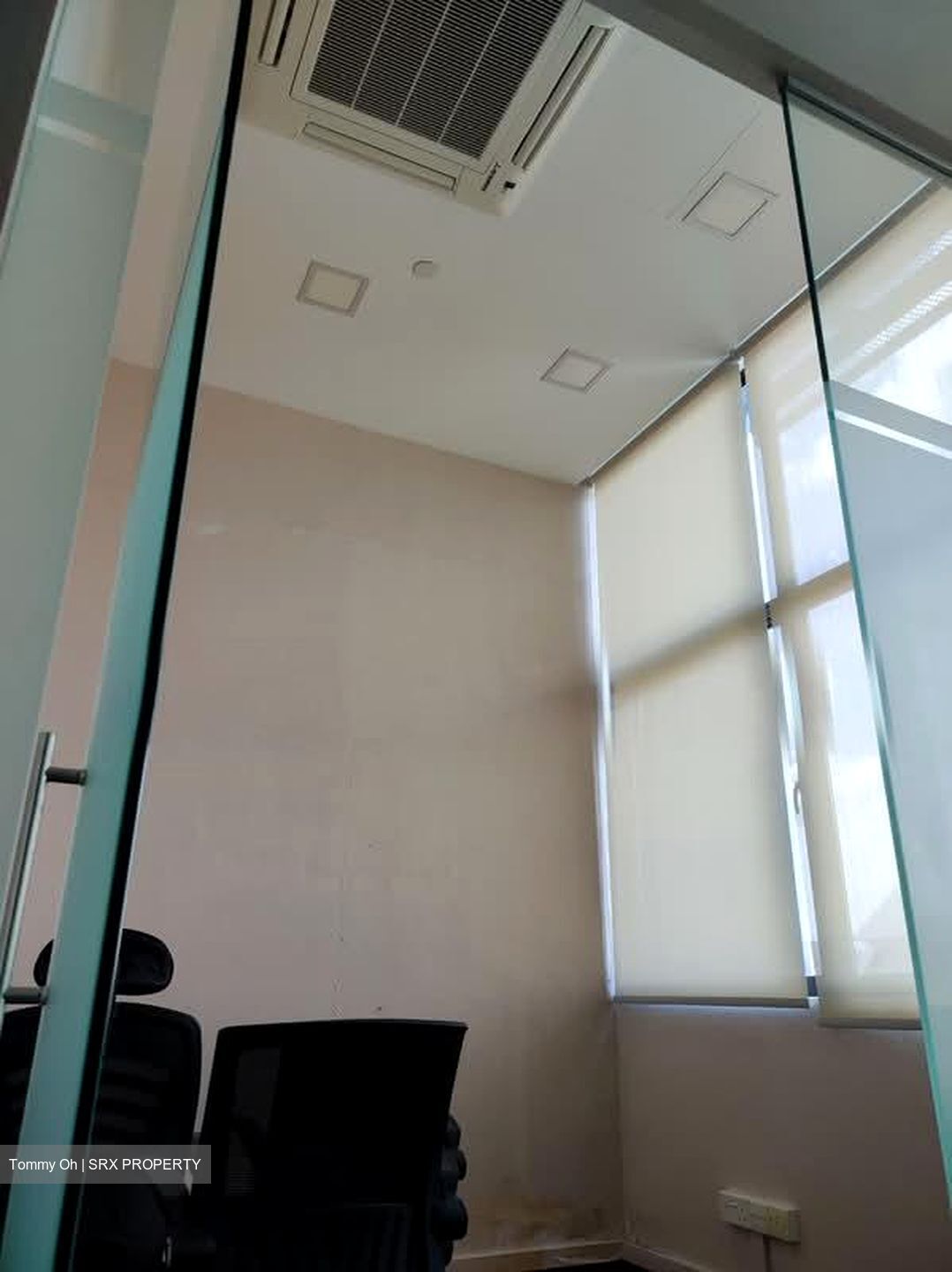 Hexacube (D14), Office #558611591